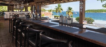 Trade Winds Restaurant & Guesthouse