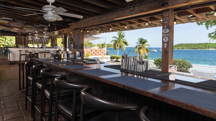 Trade Winds Restaurant & Guesthouse