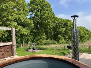Outdoor spa tub - 2 Bed in Kelso (oc-gd1862) (Kelso)