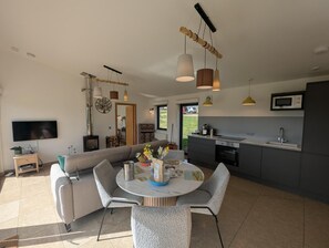 Interior - 2 Bed in Kelso (oc-gd1862) (Kelso)