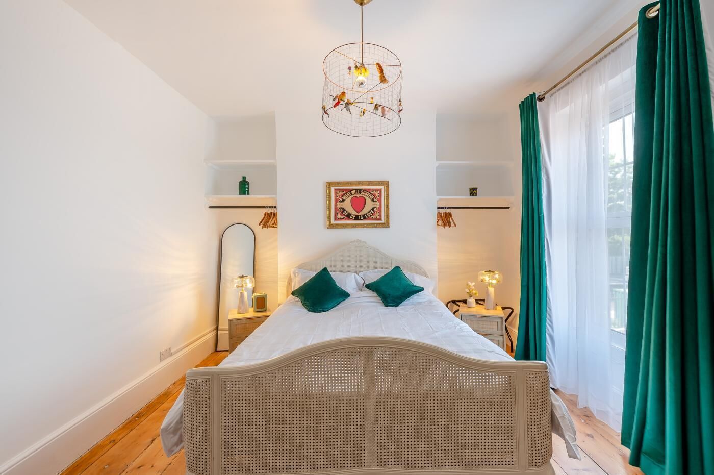 Bügeleisen/Bügelbrett, Reisekinderbett, kostenloses WLAN, Bettwäsche