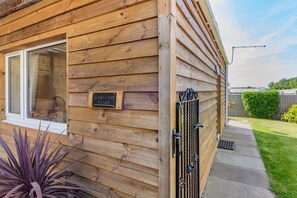 Exterior detail - 1 Bed in Apley (oc-l32084) (Apley)