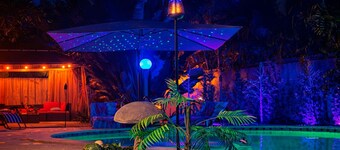 The Gold Room · Garden of Manors · Guesthouse·FL