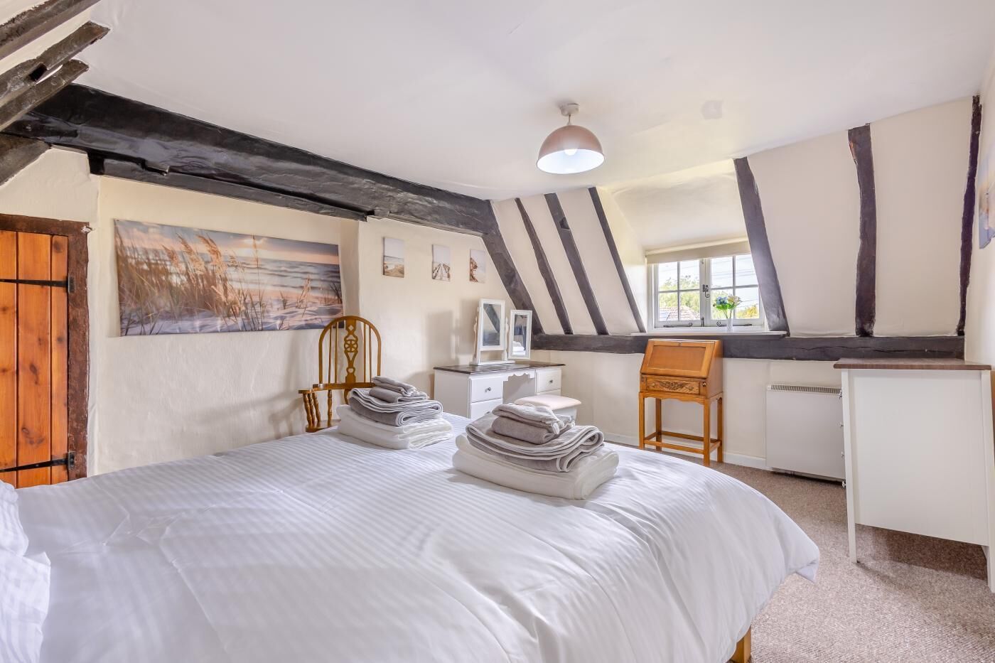 Iron/ironing board, free WiFi, bed sheets