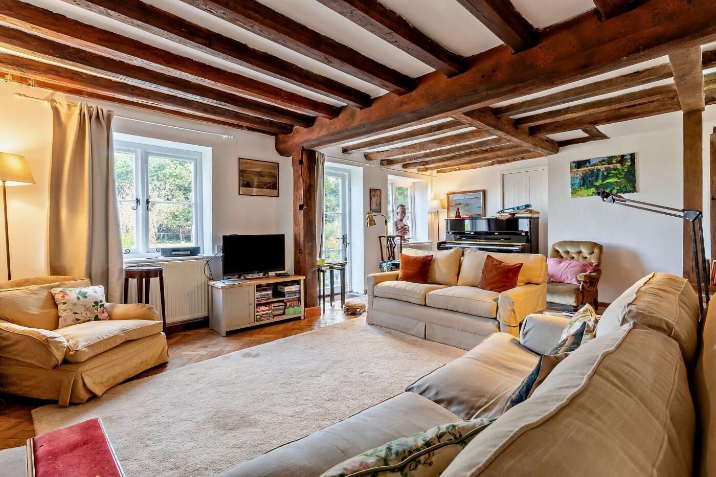 Télévision, cheminée