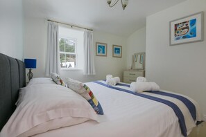 3 bedrooms, iron/ironing board, travel cot, free WiFi - 3 Bed in Marazion (oc-smccbl) (Marazion)