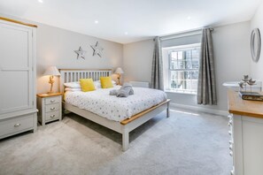 2 bedrooms, iron/ironing board, free WiFi, bed sheets - 2 Bed in St. Columb (oc-g32245) (Saint Columb Major)