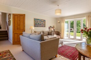 TV, fireplace - 2 Bed in Kettlestone (oc-t32268) (Little Snoring)