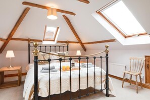 4 bedrooms, iron/ironing board, free WiFi, bed sheets - 4 Bed in Wells-next-the-Sea (oc-2045) (Wells-next-the-Sea)