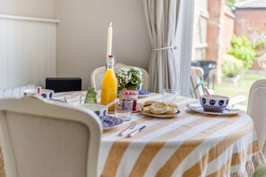 Dining - 2 Bed in Tunstead (oc-o32203) (Tunstead)