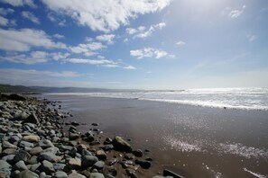 Beach - 2 Bed in Barmouth (oc-wah699) (Talybont)