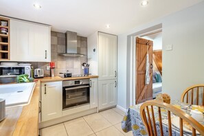 Microwave, oven, dishwasher, high chair - 2 Bed in Bodham (oc-2082) (Bodham)