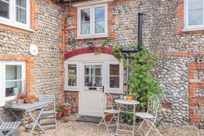 Outdoor dining - 2 Bed in Bodham (oc-2082) (Bodham)