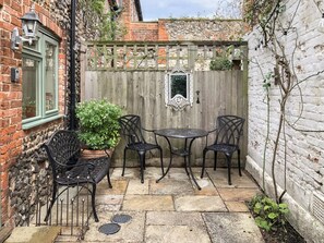 Terrace/patio - 2 Bed in Burnham Market (oc-2073) (Burnham Market)