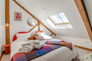 Travel crib, free WiFi, bed sheets - 5 Bed in Bwlch (oc-p32273) (Bwlch)