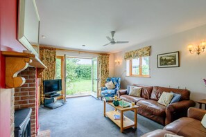 TV - 4 Bed in Bramfield (oc-sfbri) (Bramfield)