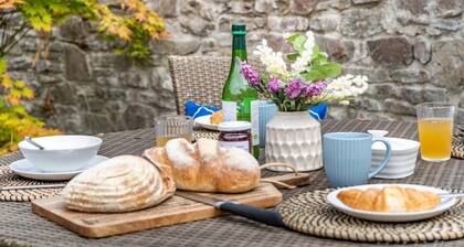 3 Bed in Crickhowell (oc-r32122)