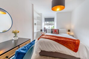 Iron/ironing board, free WiFi, bed sheets