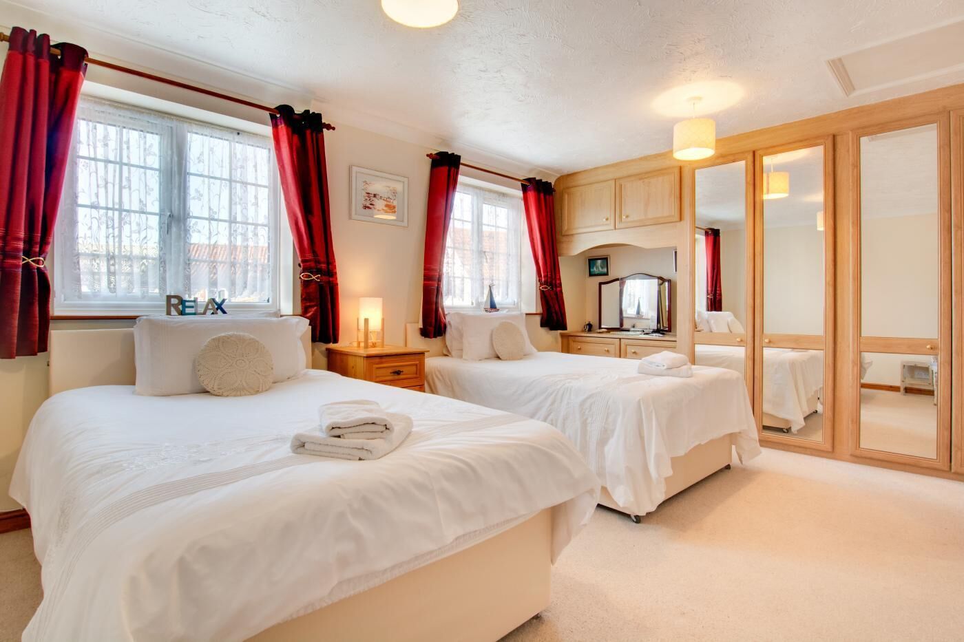 Ferros/tábuas de passar roupa, Wi-Fi de cortesia, roupa de cama