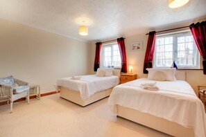 Iron/ironing board, travel cot, free WiFi, bed sheets - 2 Bed in Sheringham (oc-2029) (Sheringham)
