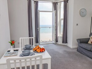 Dining - 1 Bed in Bridlington (oc-o32013) (Bridlington)