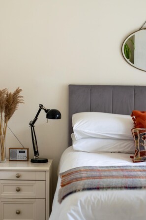 Fer et planche à repasser, Wi-Fi gratuit, draps fournis