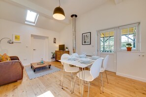 Dining - 1 Bed in Trimley St. Martin, nr Felixstowe (oc-obat) (Trimley Saint Martin)