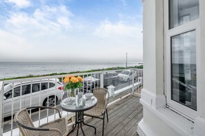 Outdoor dining - 1 Bed in Bridlington (oc-o32012) (Bridlington)
