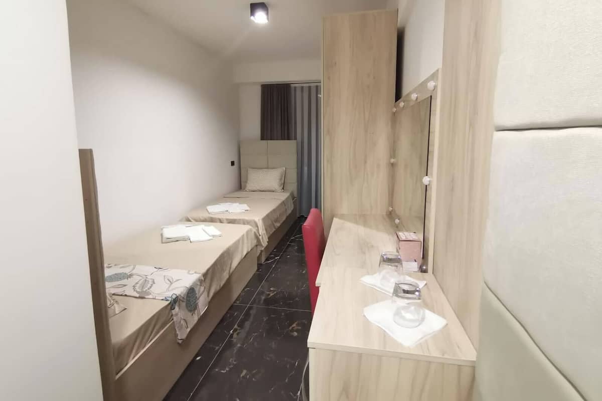 Twin Room, Mountain View | Free WiFi