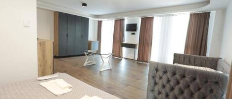 Deluxe Double Room, Mountain View | Free WiFi