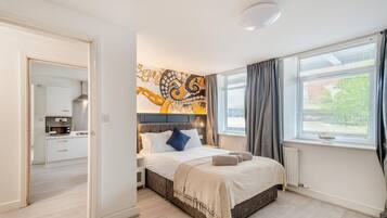 Iron/ironing board, free WiFi, bed sheets