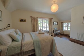 Bügeleisen/Bügelbrett, kostenloses WLAN, Bettwäsche