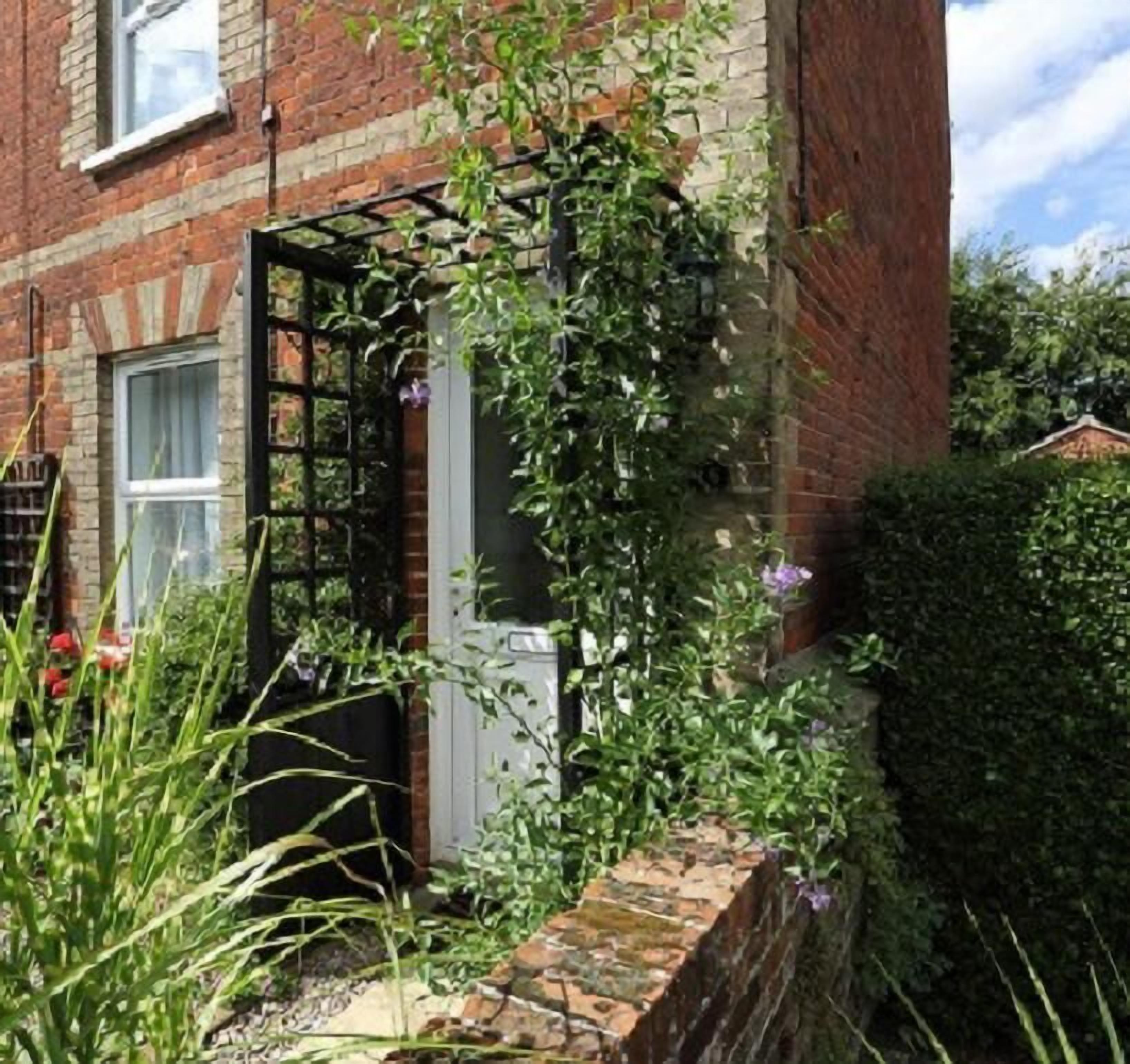 تفاصيل الفندق من الخارج