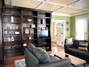 TV - Champlin House at Keuka Lake (Hammondsport)