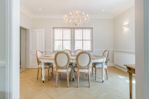 Dining - 4 Bed in Holt (oc-a32207) (Holt)