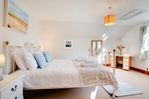4 chambres, fer et planche à repasser, Wi-Fi gratuit, draps fournis