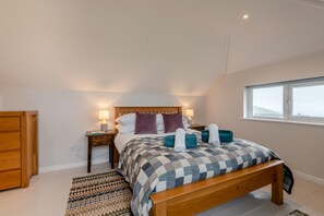 Iron/ironing board, free WiFi, bed sheets - 3 Bed in Worth Matravers (oc-h32107) (Worth Matravers)