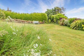 Property grounds - 3 Bed in Worth Matravers (oc-h32107) (Worth Matravers)