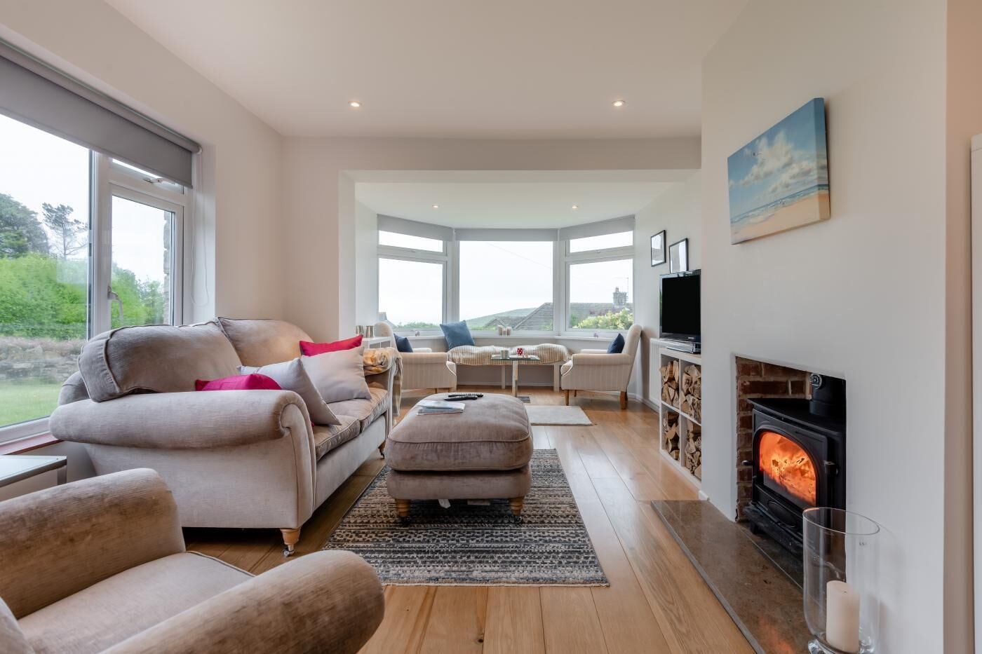 Televisión y chimenea 