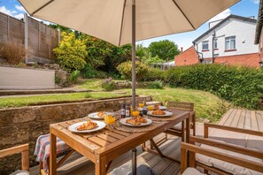 Outdoor dining - 4 Bed in Ruswarp (oc-d32269) (Ruswarp)