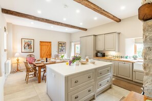 Dining - 4 Bed in Burtersett (oc-h32270) (Burtersett)