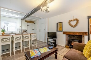 TV - 2 Bed in Whitby (oc-w472) (Whitby)
