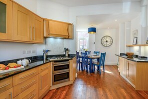Microwave, oven, dishwasher, high chair - 2 Bed in Southwold (oc-amco) (Southwold)
