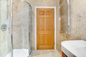 Hair dryer, towels - 2 Bed in Beadnell (oc-gd1869) (Beadnell)