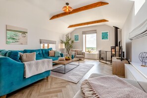 Fernseher, Kamin