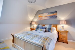 3 bedrooms, iron/ironing board, travel cot, free WiFi - 3 Bed in Cromer (oc-2097) (Cromer)