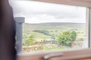 Interior - 3 Bed in Middleham (oc-o32119) (Swineside)