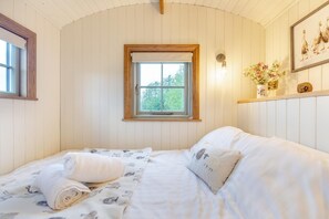Iron/ironing board, free WiFi, bed sheets - 1 Bed in Blackwell (oc-s32280) (Blackwell)