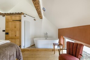 Free WiFi, bed sheets - 4 Bed in Stoke-on-Trent (oc-c32195) (Stoke-on-Trent)