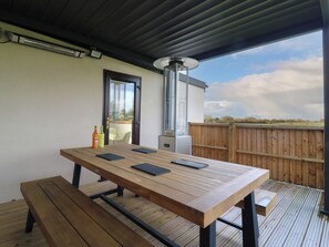 Outdoor dining - Aloe Lodge (Diss)